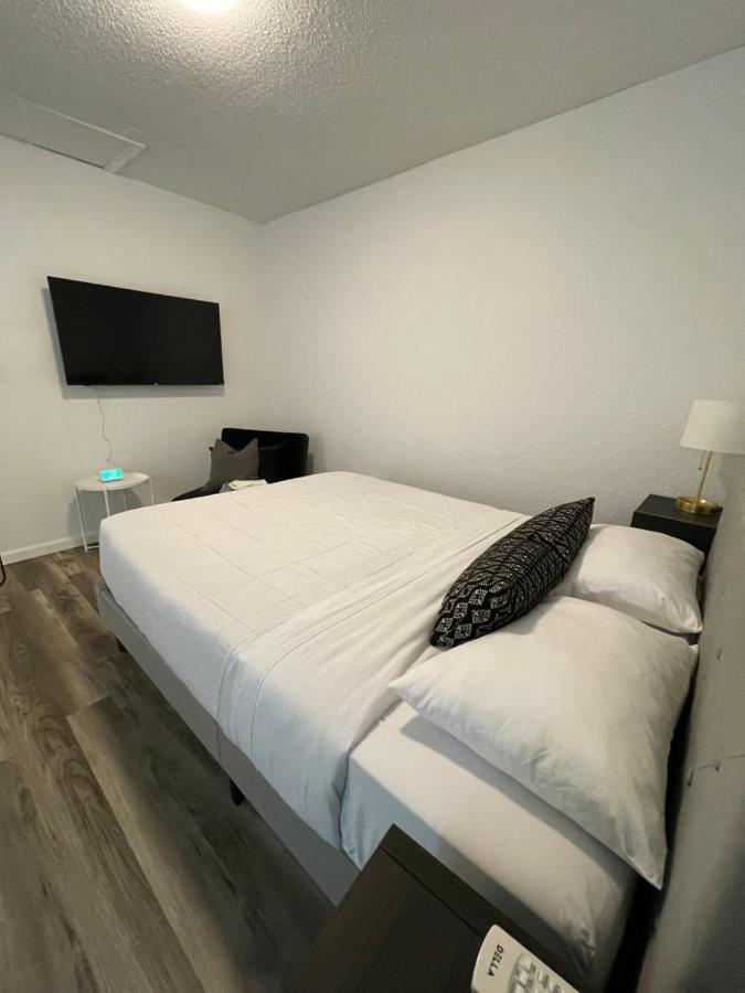 Weeki Wachee Guest Suite Spring Hill Buitenkant foto